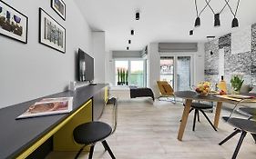 Unique Riverside Apartment Ksiecia Witolda By Noclegi Renters